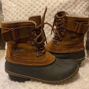 Barely worn, SOREL duck boots!